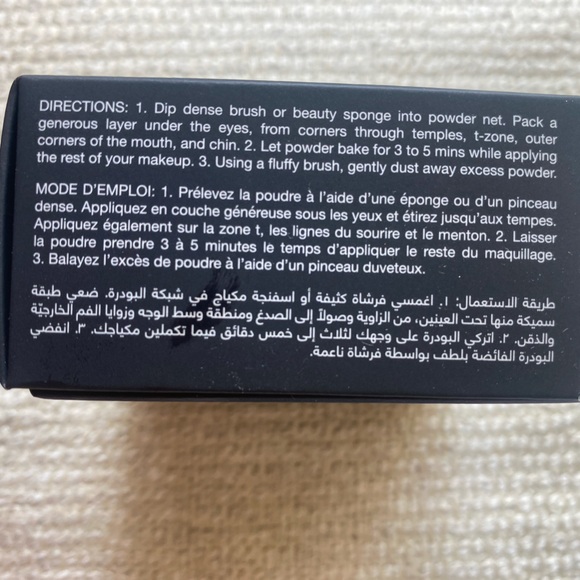HUDA BEAUTY Easy Bake Setting Powder - Picture 2 of 6